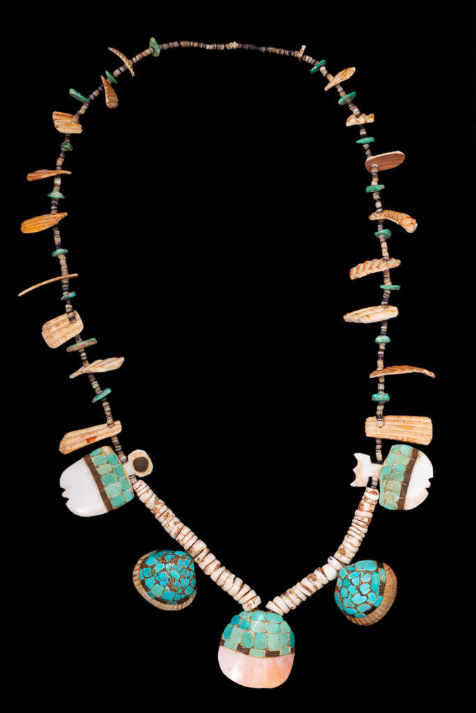 Museum Modernistic Santo Domingo squared Shell Necklace Museum Modernistic Santo Domingo squared Shell Necklace
